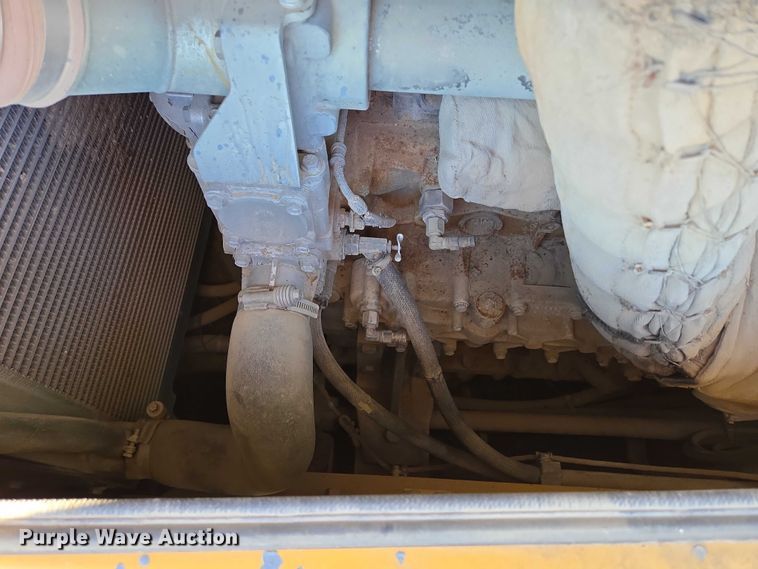 image for item EB1124 2014 John Deere 950J dozer