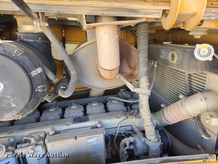 image for item EB1124 2014 John Deere 950J dozer