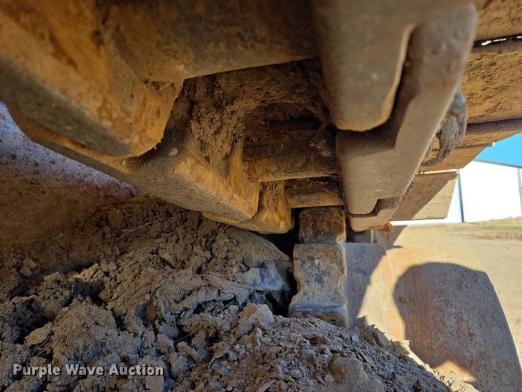 image for item EB1124 2014 John Deere 950J dozer