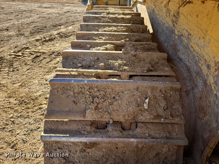 image for item EB1124 2014 John Deere 950J dozer