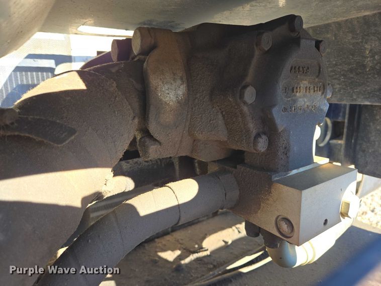 image for item EB1125 2012 Peterbilt 320 refuse truck