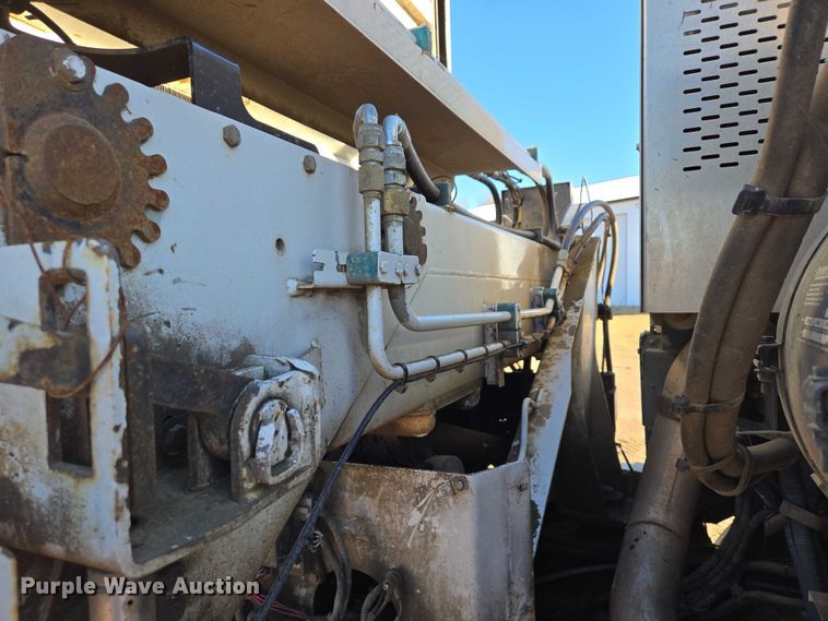 image for item EB1125 2012 Peterbilt 320 refuse truck