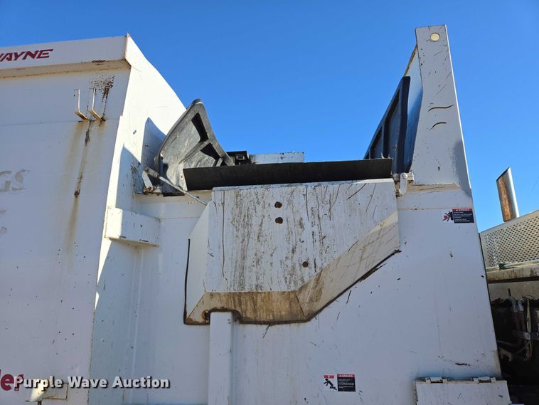 image for item EB1125 2012 Peterbilt 320 refuse truck