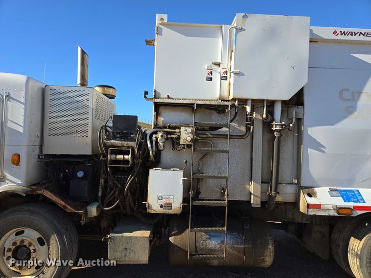 image for item EB1125 2012 Peterbilt 320 refuse truck