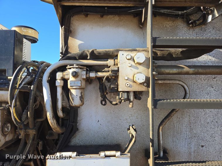 image for item EB1125 2012 Peterbilt 320 refuse truck