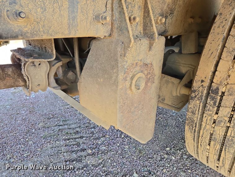 image for item EB1125 2012 Peterbilt 320 refuse truck