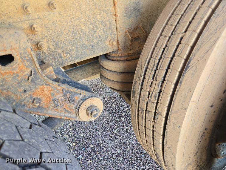 image for item EB1125 2012 Peterbilt 320 refuse truck