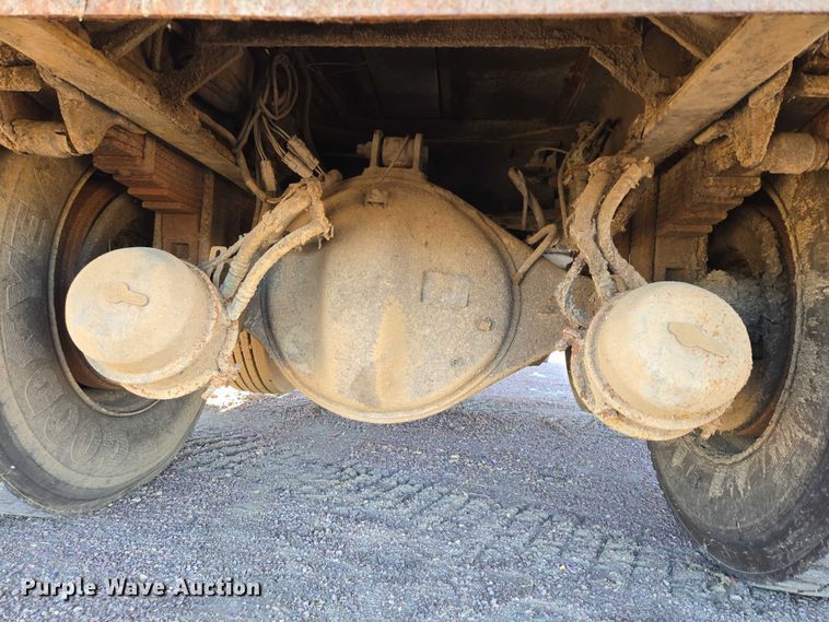 image for item EB1125 2012 Peterbilt 320 refuse truck