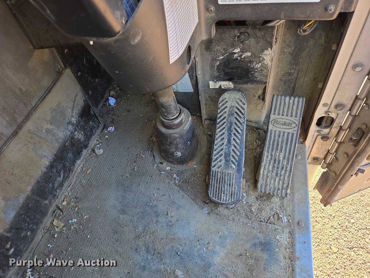 image for item EB1125 2012 Peterbilt 320 refuse truck