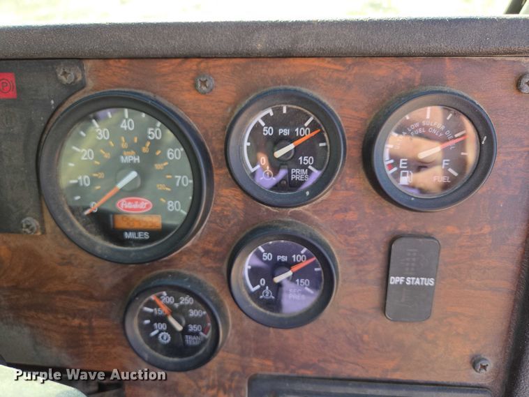 image for item EB1125 2012 Peterbilt 320 refuse truck