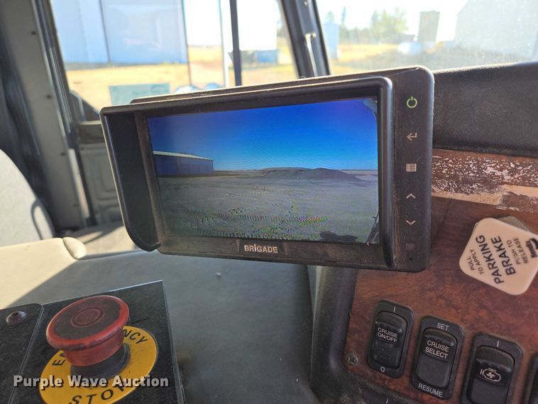 image for item EB1125 2012 Peterbilt 320 refuse truck