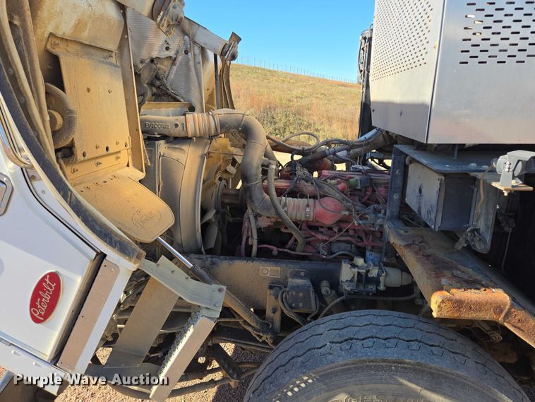 image for item EB1125 2012 Peterbilt 320 refuse truck