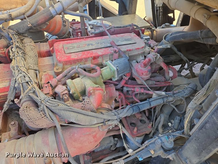 image for item EB1125 2012 Peterbilt 320 refuse truck