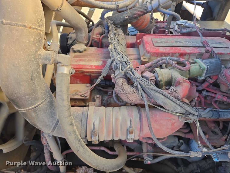 image for item EB1125 2012 Peterbilt 320 refuse truck