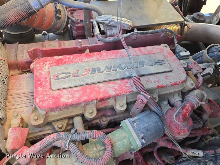 image for item EB1125 2012 Peterbilt 320 refuse truck