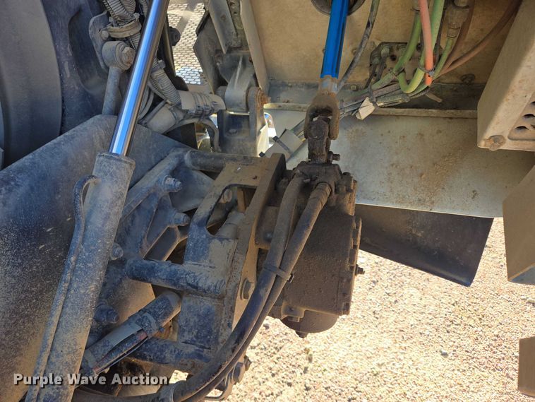 image for item EB1125 2012 Peterbilt 320 refuse truck