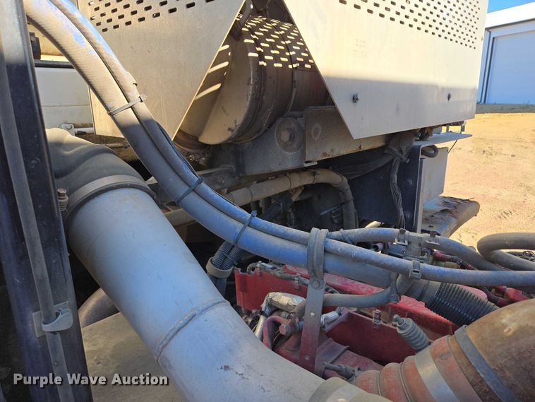 image for item EB1125 2012 Peterbilt 320 refuse truck