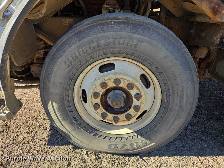 image for item EB1125 2012 Peterbilt 320 refuse truck