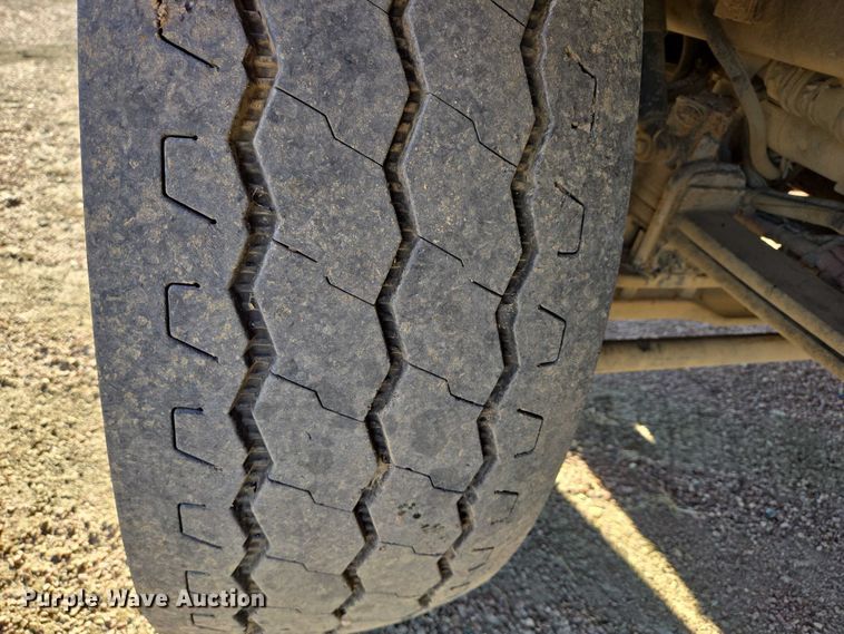 image for item EB1125 2012 Peterbilt 320 refuse truck