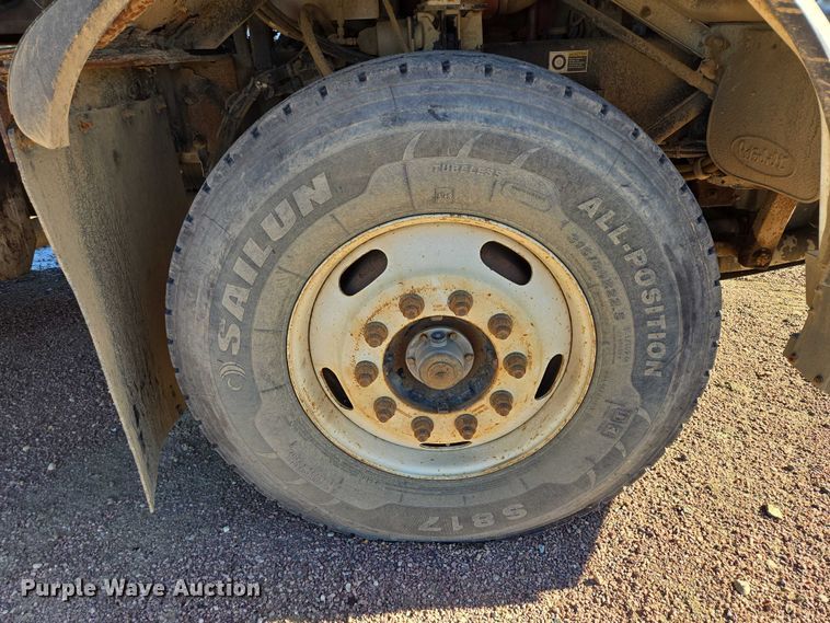 image for item EB1125 2012 Peterbilt 320 refuse truck