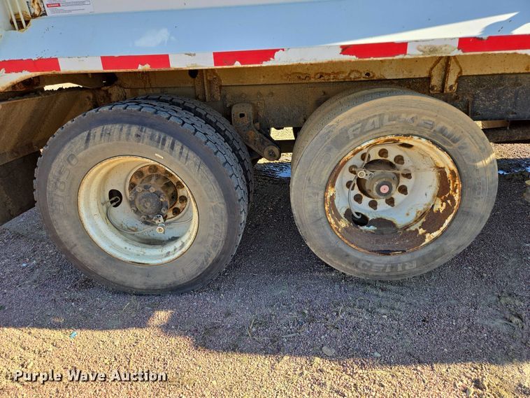 image for item EB1125 2012 Peterbilt 320 refuse truck