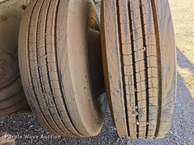 image for item EB1125 2012 Peterbilt 320 refuse truck