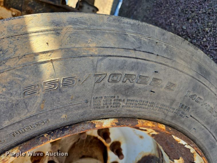 image for item EB1125 2012 Peterbilt 320 refuse truck