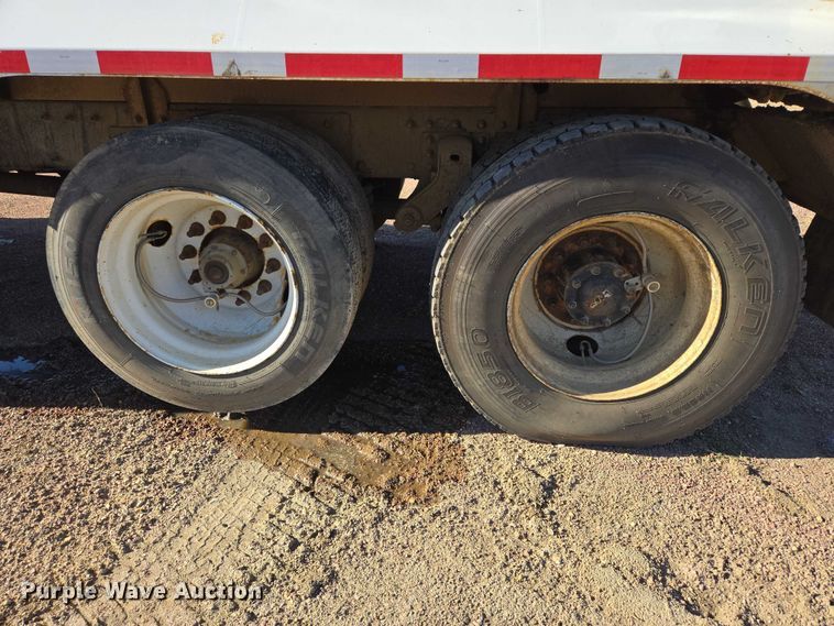 image for item EB1125 2012 Peterbilt 320 refuse truck