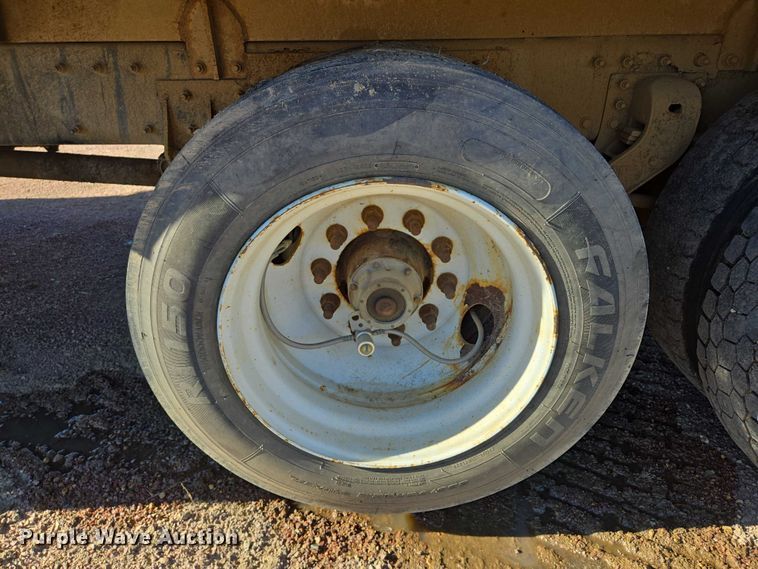 image for item EB1125 2012 Peterbilt 320 refuse truck