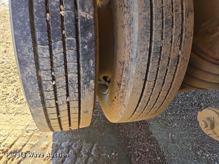 image for item EB1125 2012 Peterbilt 320 refuse truck