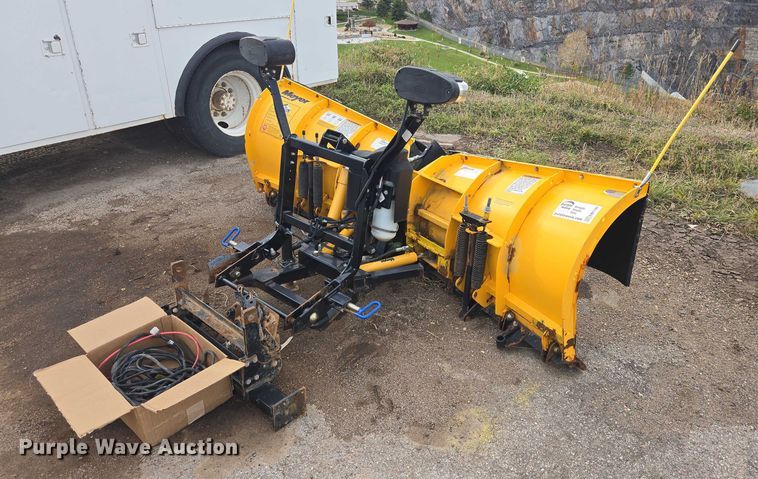 image for item EB1147 Meyer SV2-8.5 V.2 snow plow