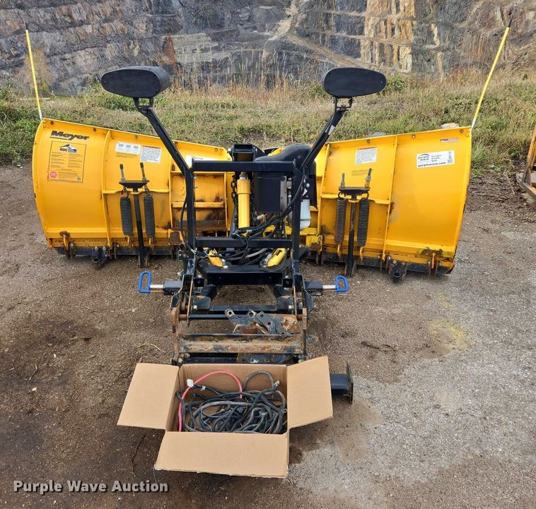 image for item EB1147 Meyer SV2-8.5 V.2 snow plow