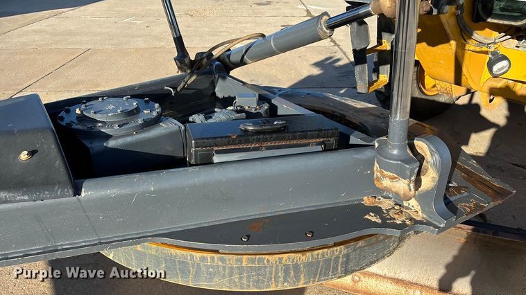 image for item ED2327 2015 John Deere 670G motor grader