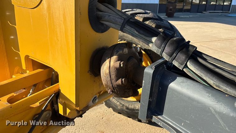 image for item ED2327 2015 John Deere 670G motor grader