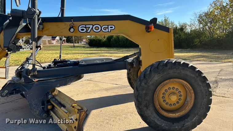 image for item ED2327 2015 John Deere 670G motor grader