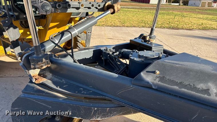 image for item ED2327 2015 John Deere 670G motor grader