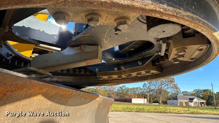 image for item ED2327 2015 John Deere 670G motor grader