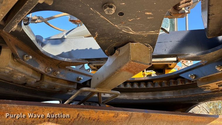 image for item ED2327 2015 John Deere 670G motor grader