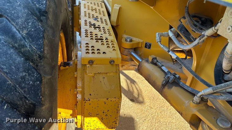 image for item ED2327 2015 John Deere 670G motor grader