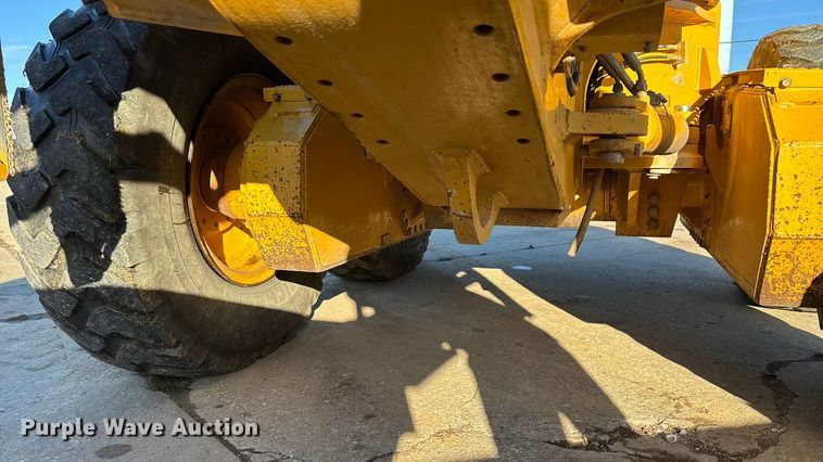 image for item ED2327 2015 John Deere 670G motor grader