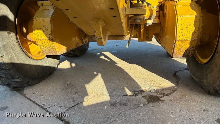 image for item ED2327 2015 John Deere 670G motor grader