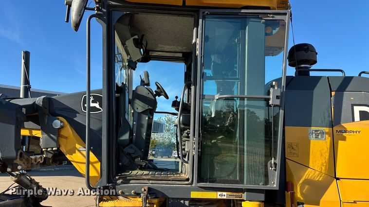 image for item ED2327 2015 John Deere 670G motor grader
