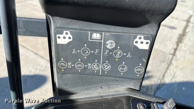 image for item ED2327 2015 John Deere 670G motor grader