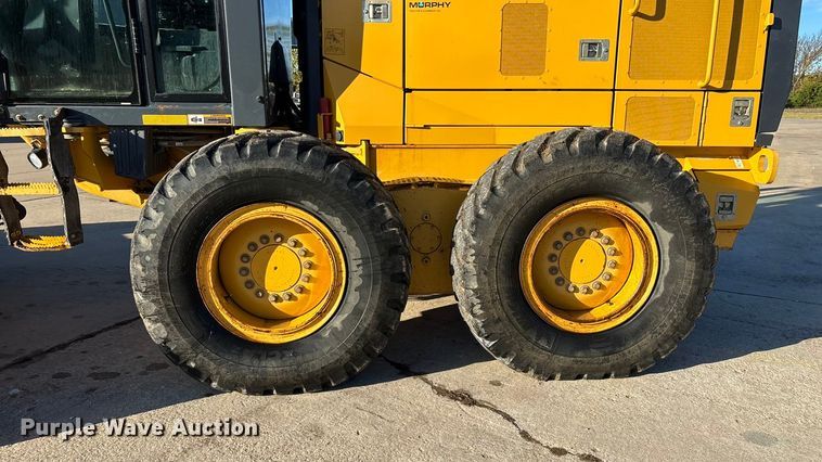 image for item ED2327 2015 John Deere 670G motor grader