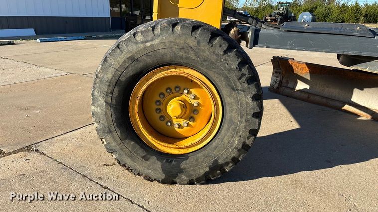 image for item ED2327 2015 John Deere 670G motor grader