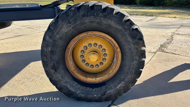 image for item ED2327 2015 John Deere 670G motor grader