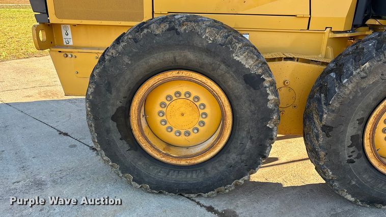 image for item ED2327 2015 John Deere 670G motor grader