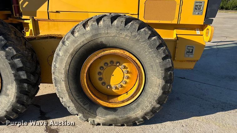 image for item ED2327 2015 John Deere 670G motor grader