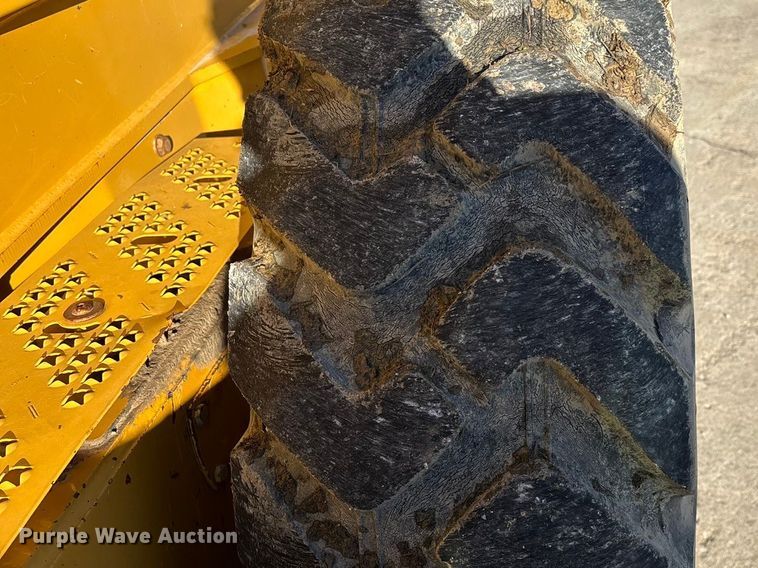 image for item ED2327 2015 John Deere 670G motor grader