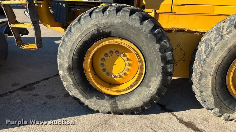 image for item ED2327 2015 John Deere 670G motor grader